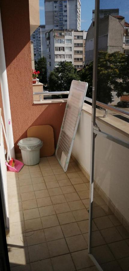 Cozy Apartament Naydenov Apartment Бургас Екстериор снимка