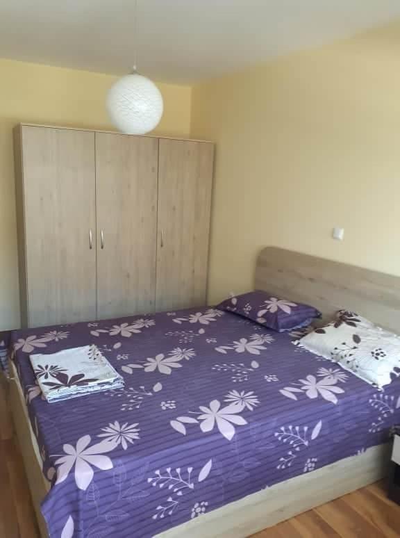 Cozy Apartament Naydenov Apartment Бургас Екстериор снимка