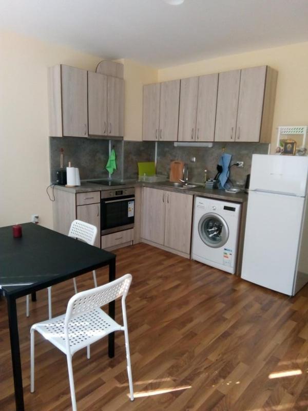 Cozy Apartament Naydenov Apartment Бургас Екстериор снимка